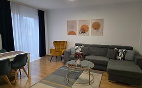 Central Urban Apartment With Underground Parking